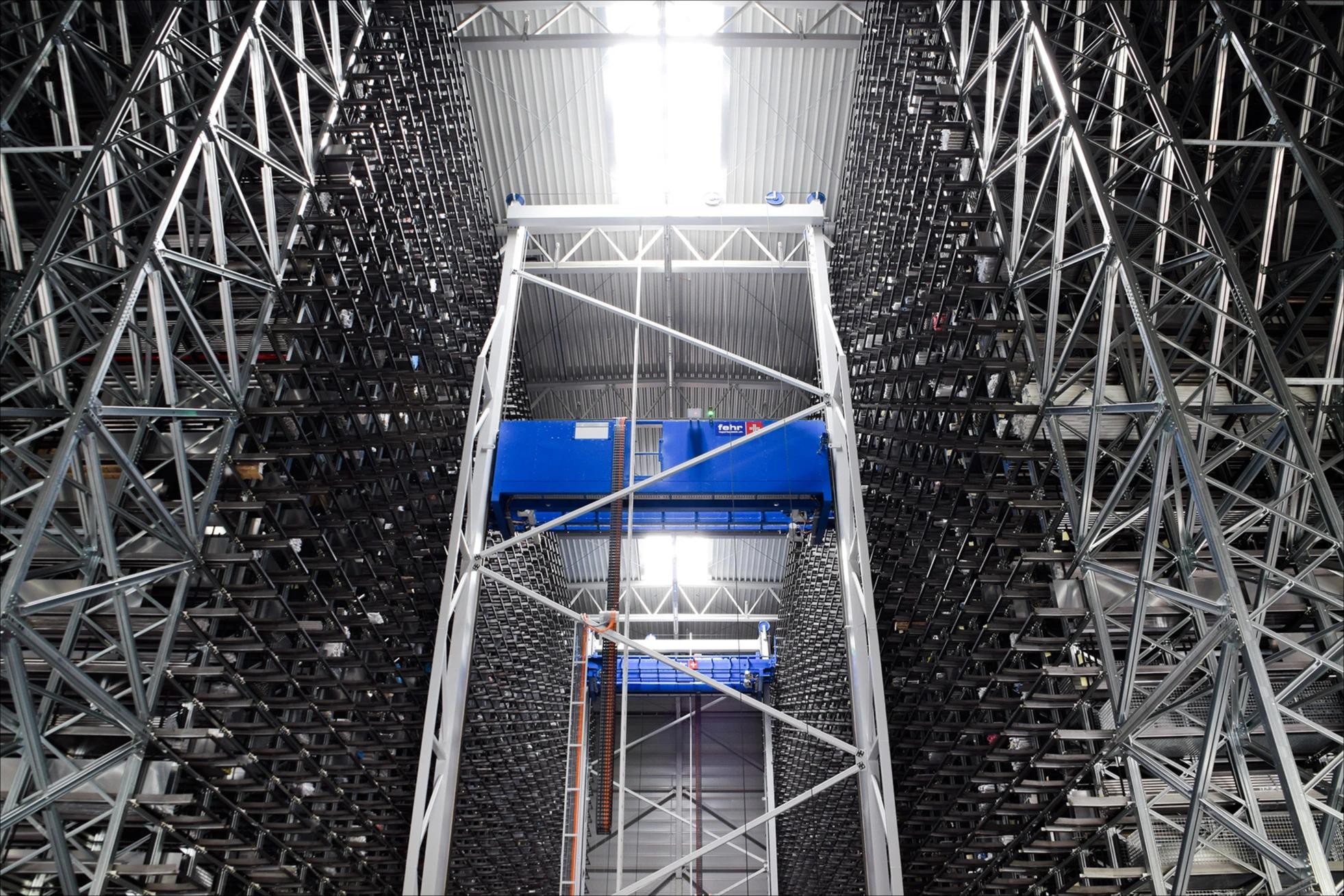 <i>Wide range</i> of bars, sheets/plates, pipes/tubes, welding consumables